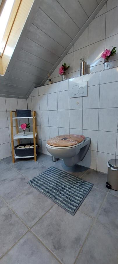 Grosse Tolle 4 Zimmer Ferienwohnung Im Herzen Des Odenwaldes Moerlenbach Exterior photo